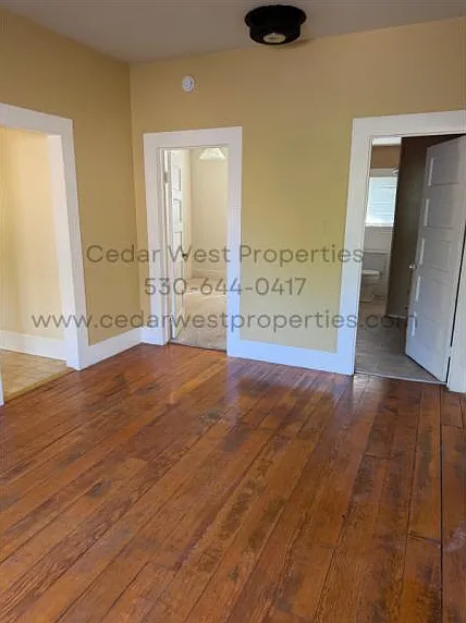 975 Coleman St — Photo 7