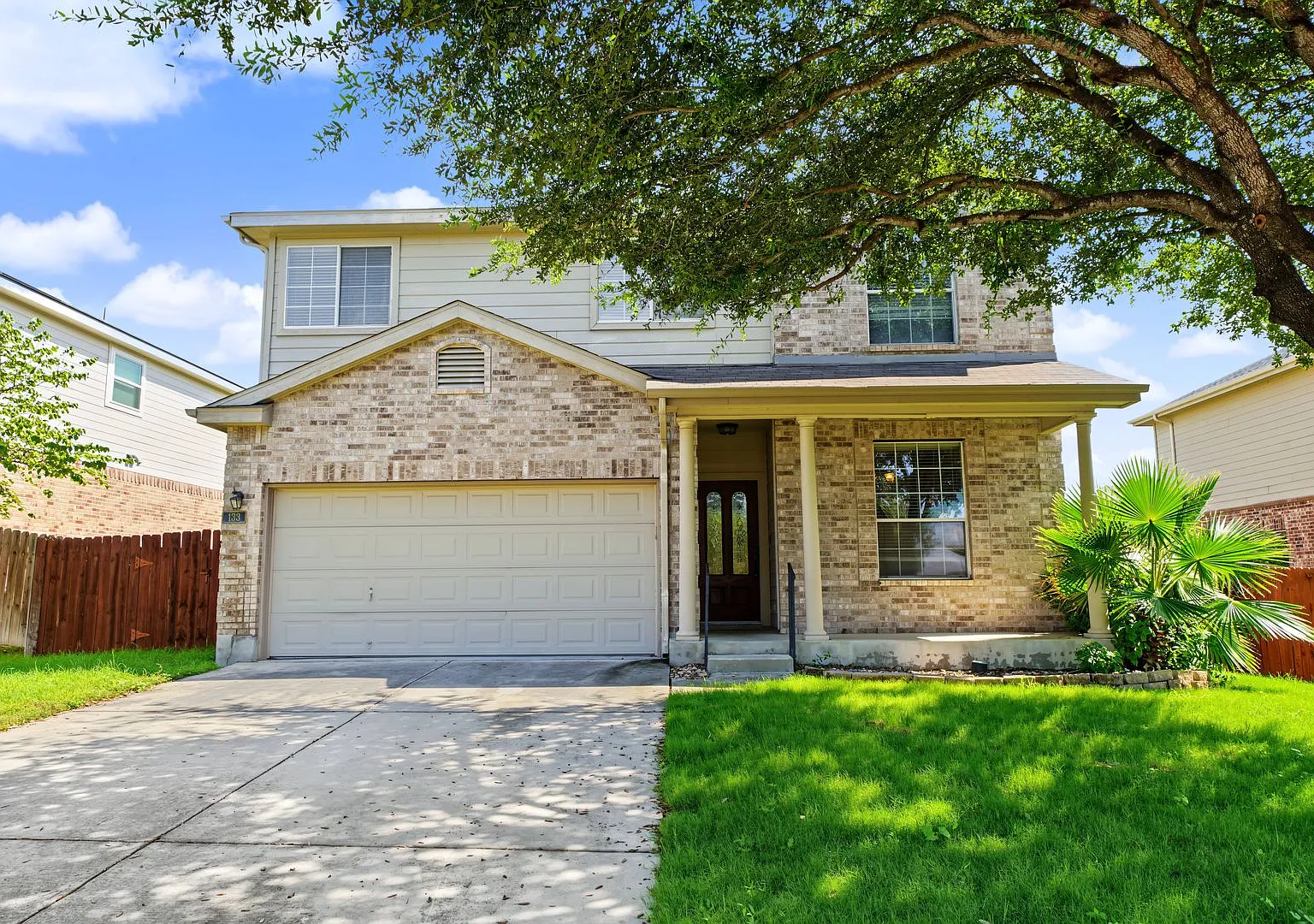 Beautiful 4-Bedroom Home in Falcon Ridge with Upgraded Kitchen & Private Backyard — Photo 1