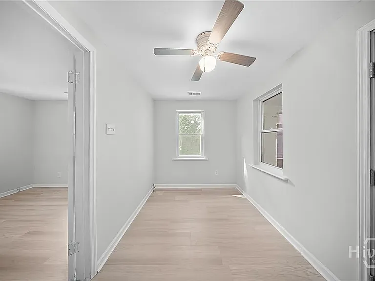 1117 E 41st St — Photo 20