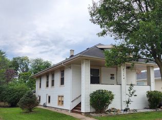 8115 Salisbury Ave, Lyons, IL 60534