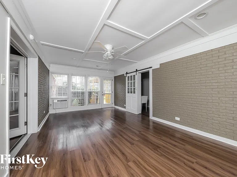 705 Evergreen Ave — Photo 7