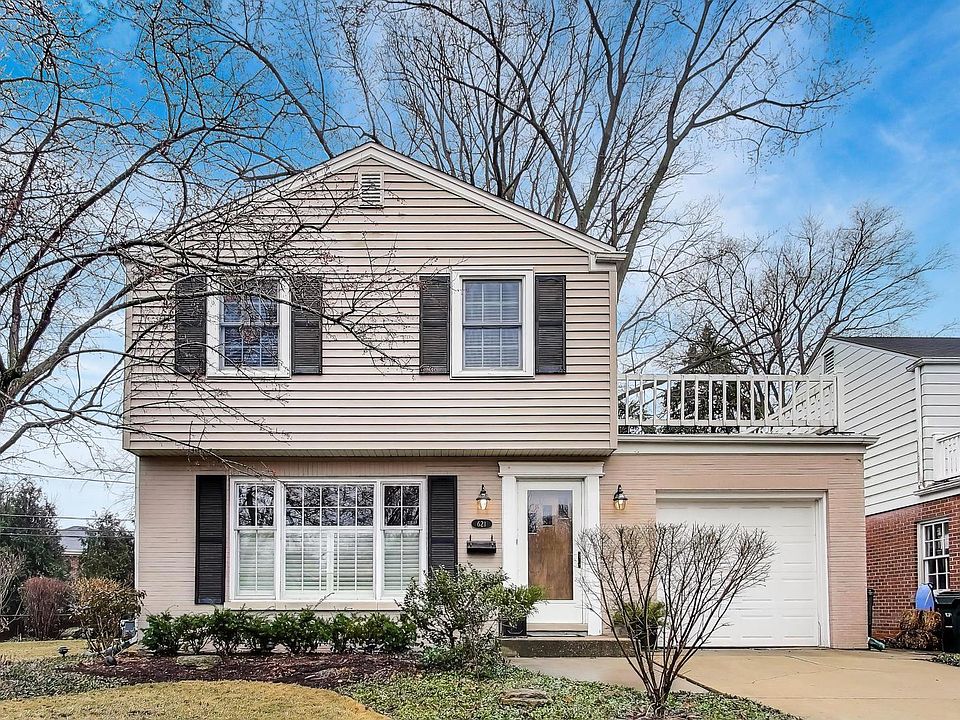 1st image of 621 E Grove St