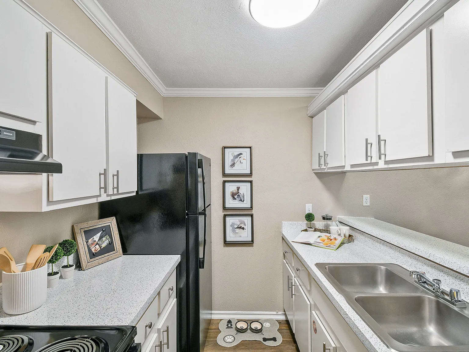 Davenport Apartments — Photo 3