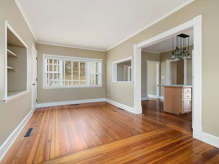 139 College St — Photo 20