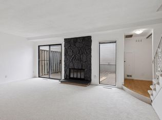 1152 Landmark Trl S, Hopkins, MN 55343