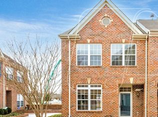 6136 Madison Crest Ct, Falls Church, VA 22041