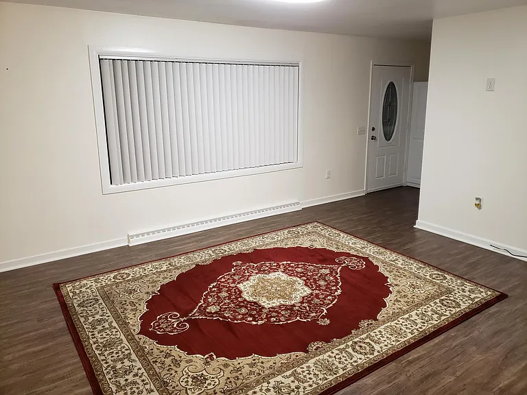 1220 Thayer Dr — Photo 3