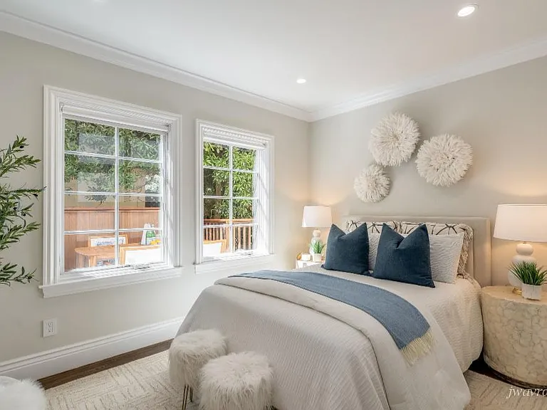 325 Moncada Way — Photo 28