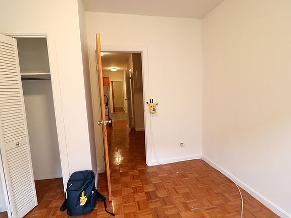 3rd image of 515 W 48th St APT 3FW