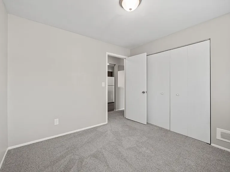 Chalet Villa Lakefront Community — Photo 34
