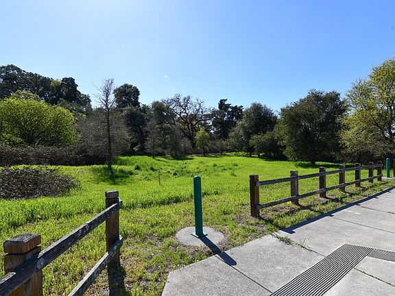 4th image of 2487 Kawana Springs Road