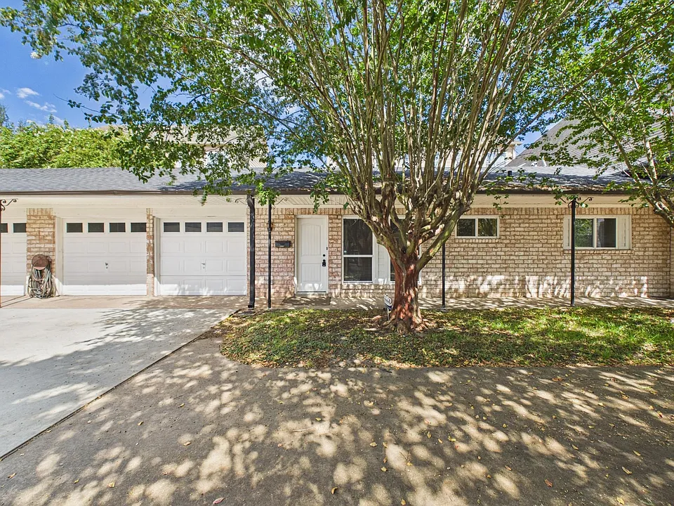 5627 Winsome Ln