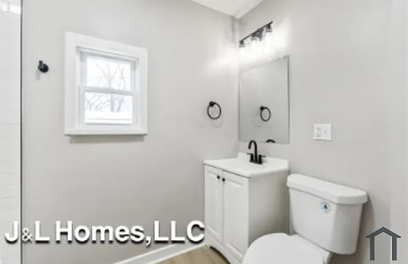 2 bed, 748 sqft, $1,325 — Photo 3