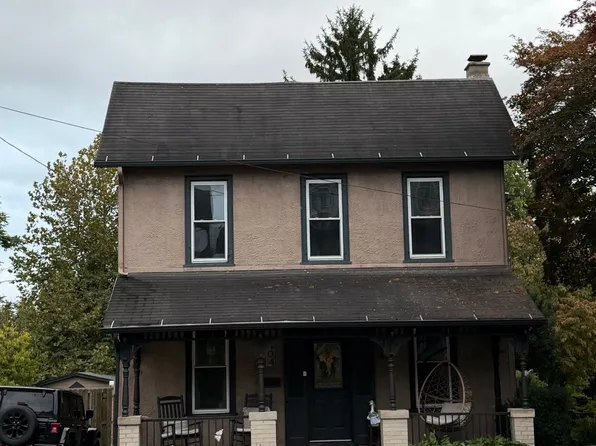 404 E Front St, Berwick, PA 18603