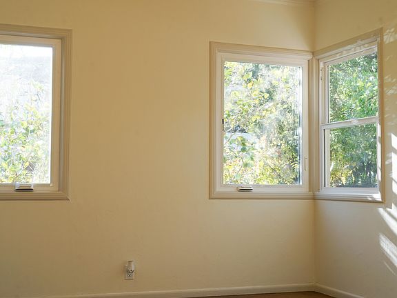 5th image of 10 Sunnyside Ave