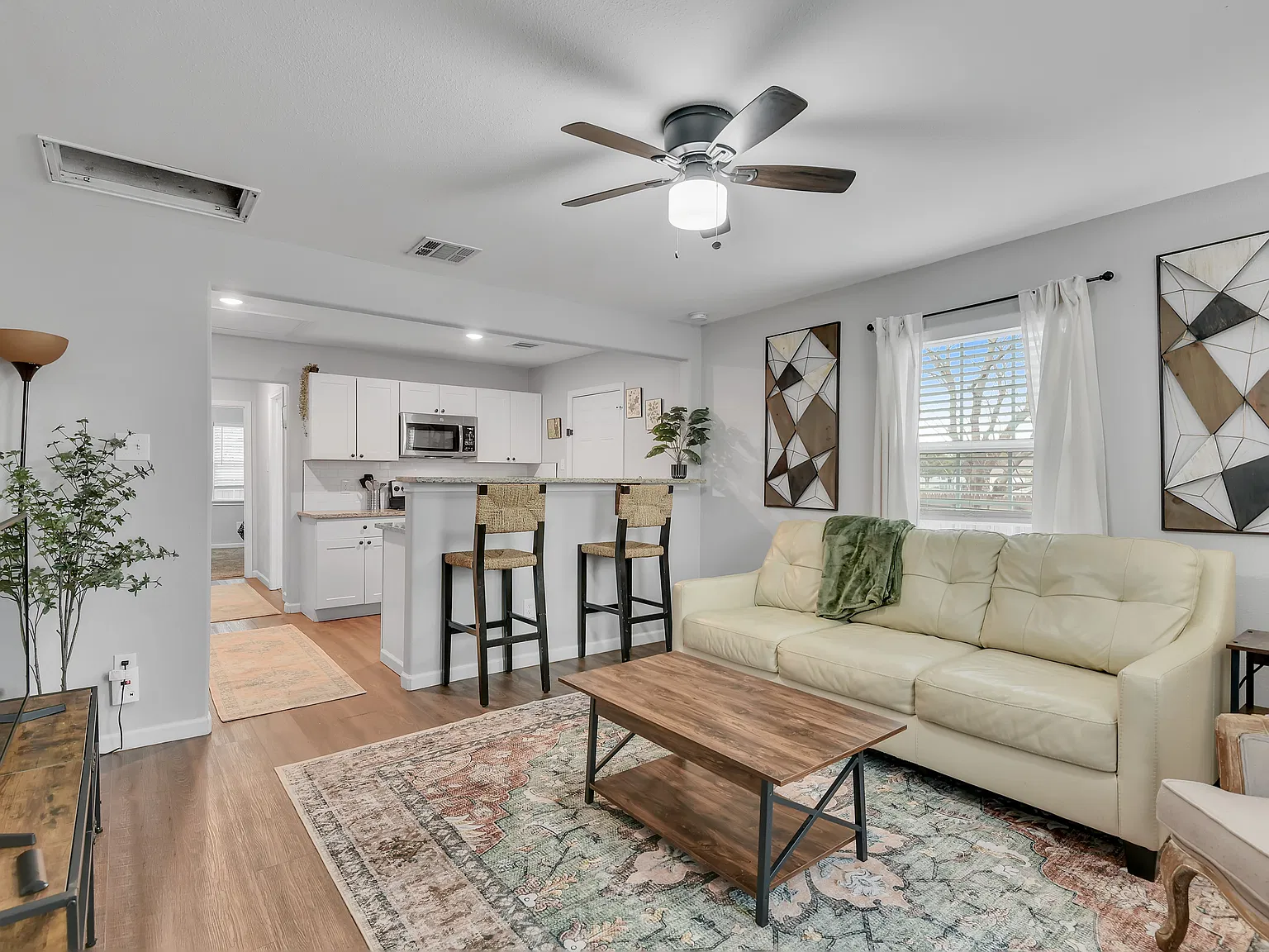 1 bed, 647 sqft, $1,850 — Photo 3