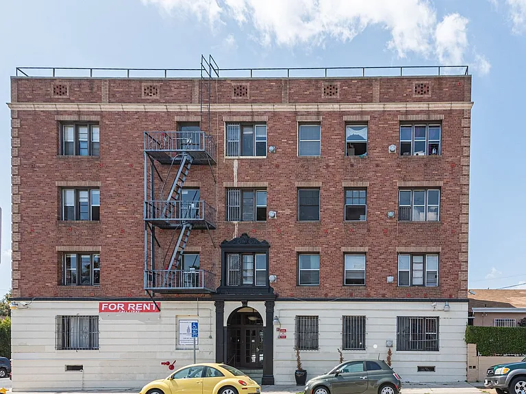 1059 S. Manhattan Pl — Photo 1