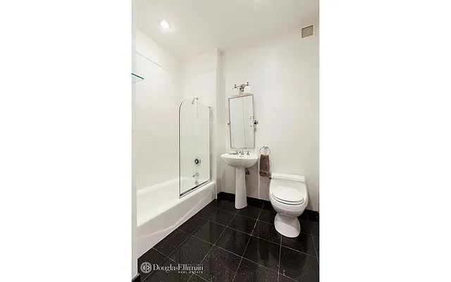 Sold by Douglas Elliman | media 24