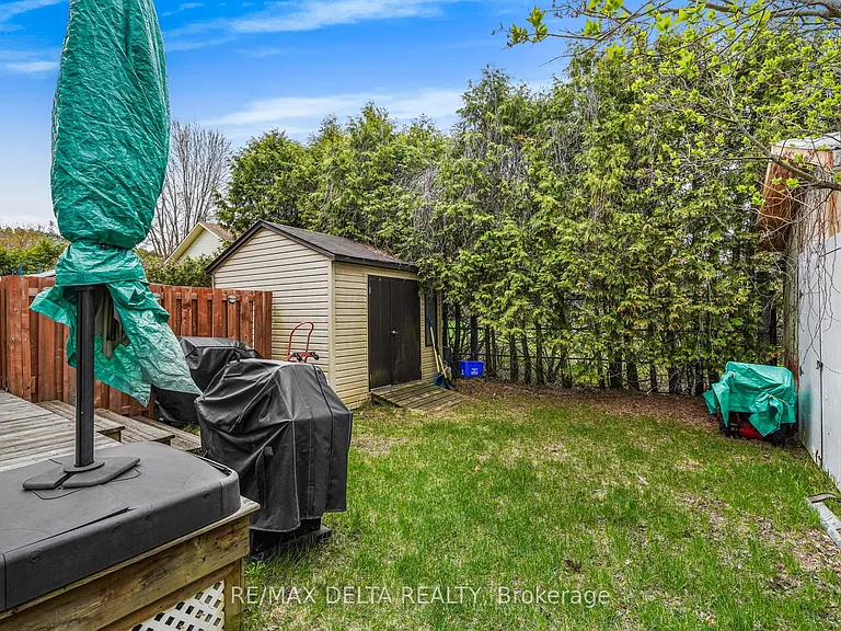 786 Lawrence St — Photo 19