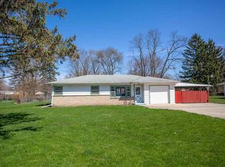 1606 Juniper Ln, Machesney Park, IL 61115