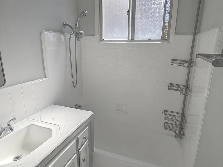 1326 Edgecliffe Dr #1 — Photo 9