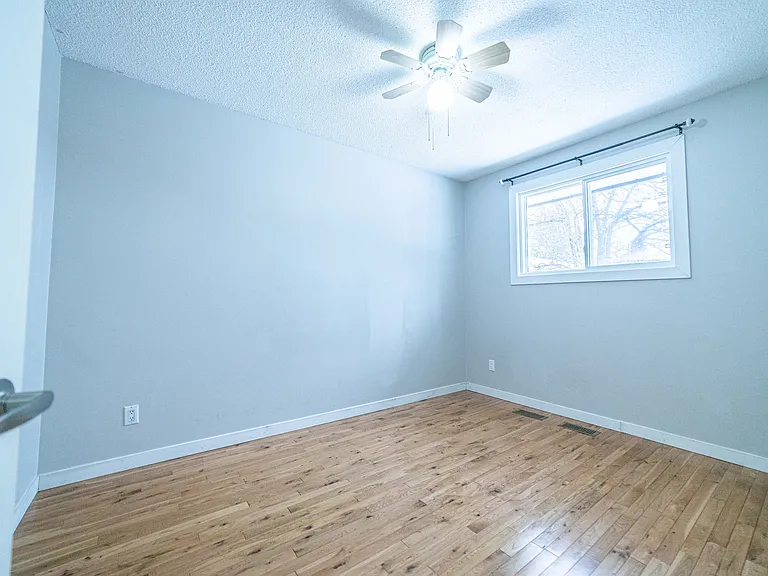 1-435 Piccadilly Ave #1 — Photo 12