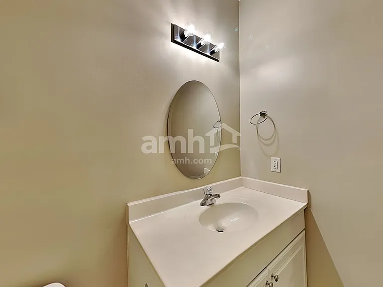 1414 Southgate Dr — Photo 9