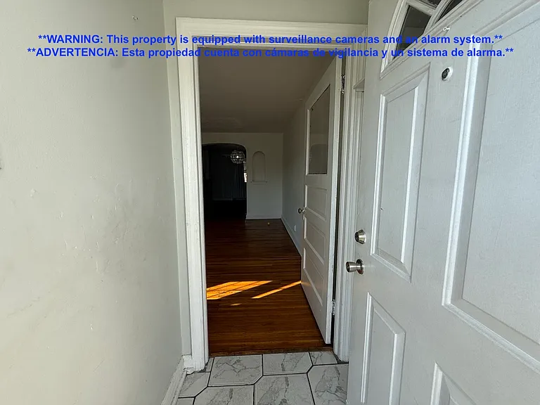 1208 Robbins St — Photo 4