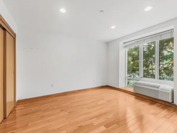 78 Ridge Street image 3 of 13