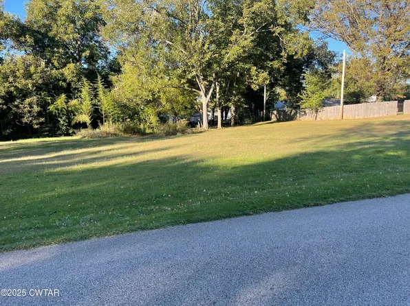 520 E Church Ave, Medina, TN 38355