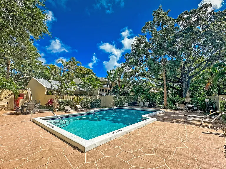 1400 NW 9th Ave #B-8 — Photo 31