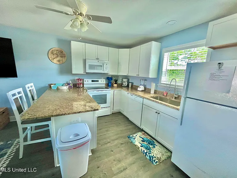 4024 Blue Jay St — Photo 5