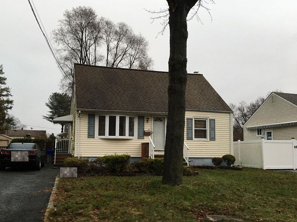 1st image of 139 Oakmoor Ave
