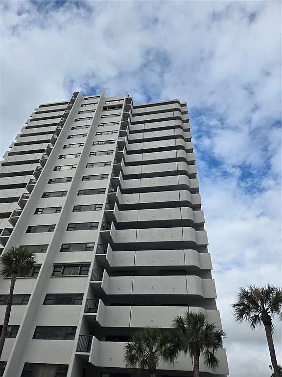 Building Photo - 4141 Bayshore Blvd S #1502