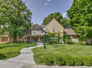 637 Forest Dr, Council Bluffs, IA 51503