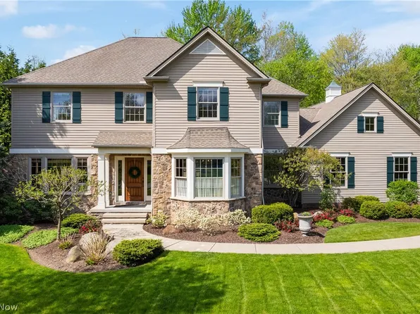 38715 Flanders Dr, Solon, OH 44139