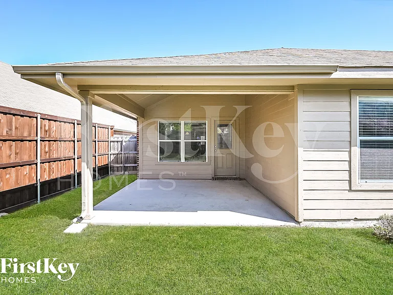 215 Mulberry Dr — Photo 15