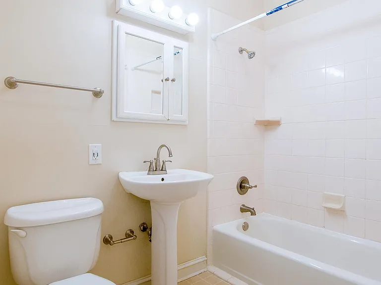 856 Monroe Dr NE #B — Photo 15
