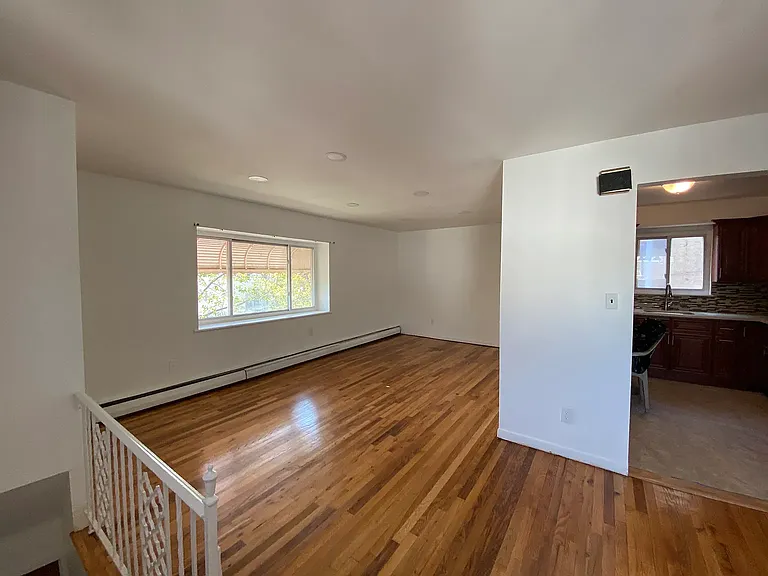 685 Jerome St #2 — Photo 8