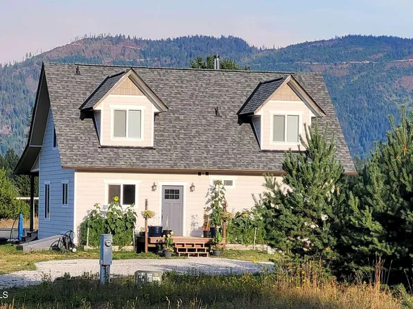 2301 McArthur Lake Rd, Naples, ID 83847