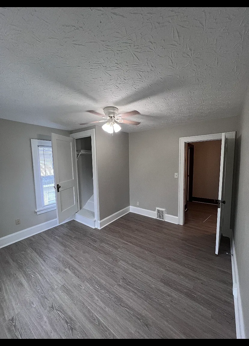 3 bed, 1208 sqft, $1,600 — Photo 2