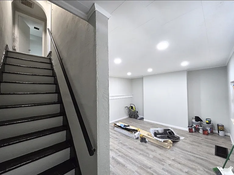 247 Maryland Ave — Photo 3