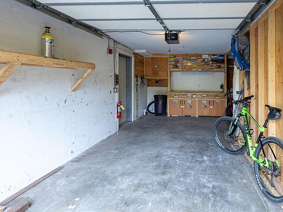 4th image of 327 Adams Ranch Rd Unit 203