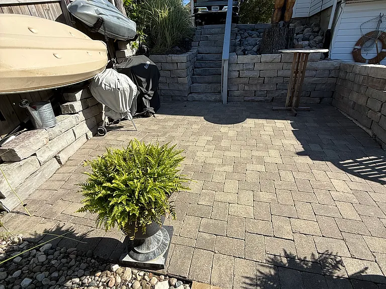320 Bernice Ave — Photo 21