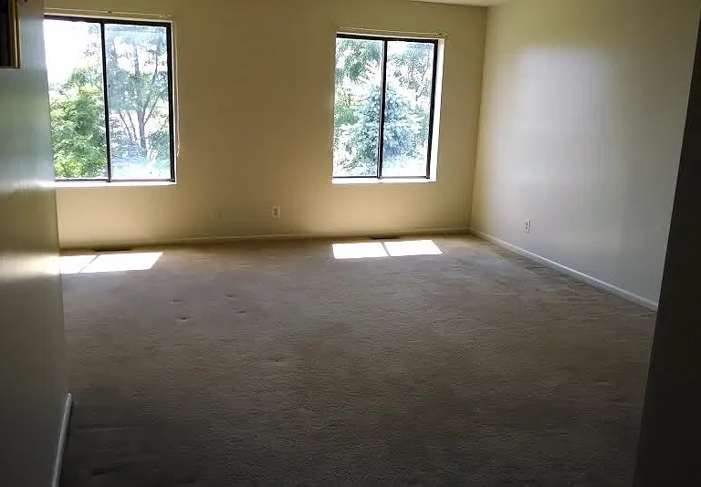 510-542 Hycliff Dr N — Photo 1