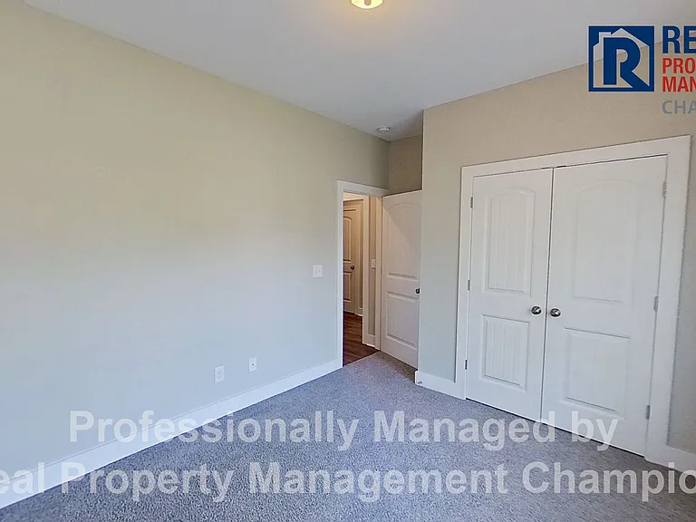 305 Cypress Ave — Photo 15