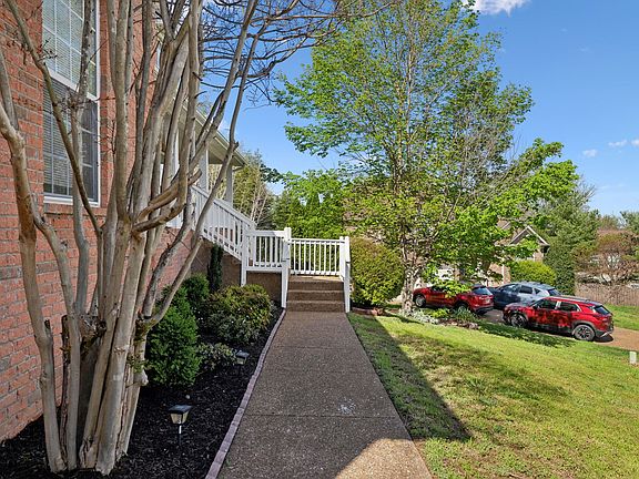 3rd image of 1004 Flannery Ct