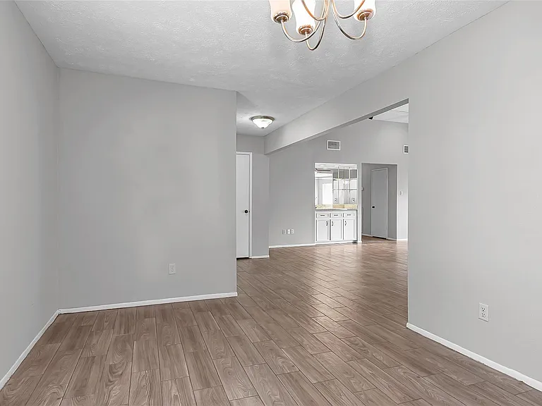 2710 Green Fields Dr — Photo 13