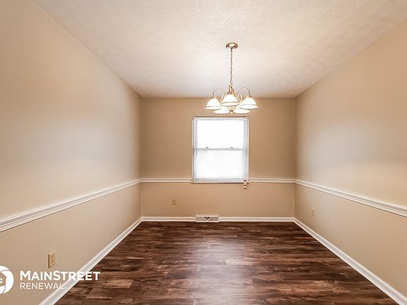 4th image of 5162 Maplewood Ct E
