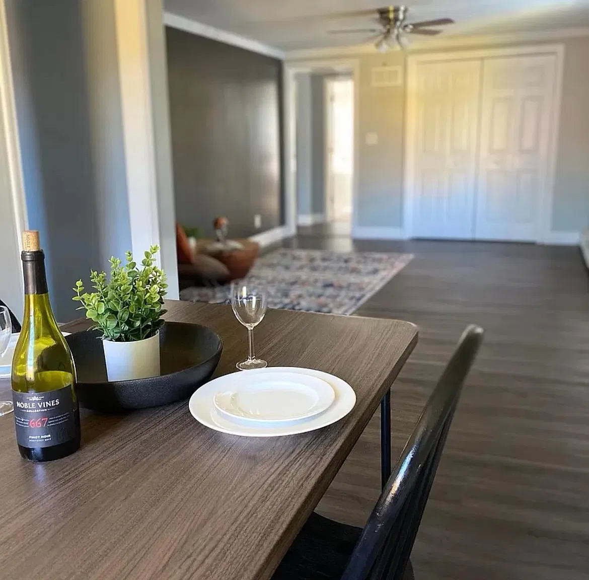 3 bed, $1,200 — Photo 2